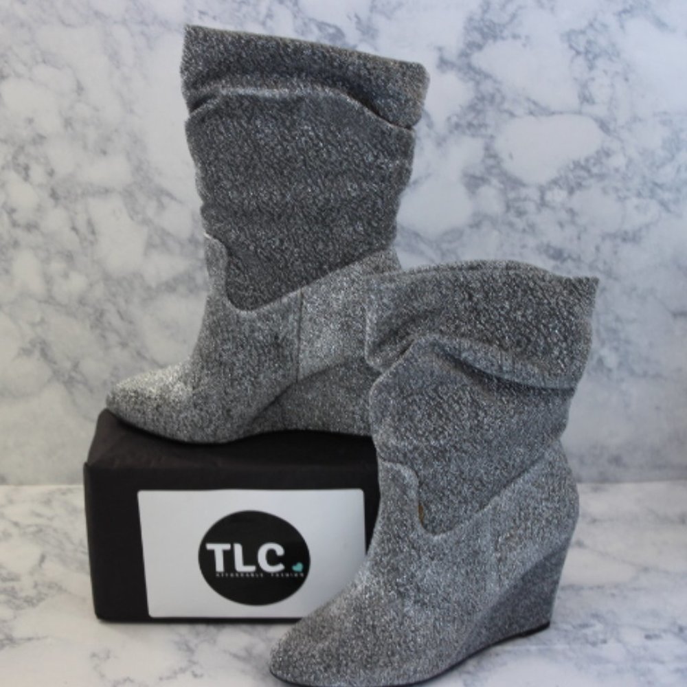 Athena Alexander Shimmer Boot Size 6 Silver